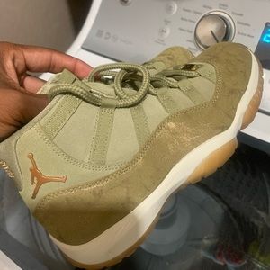 Jordan Retro 11 Neutal Olive